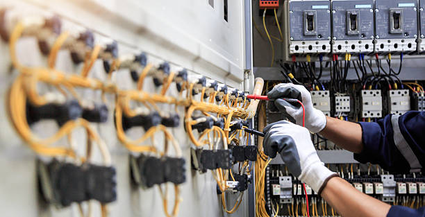 Professional Electrician technician working in Wyncote, PA